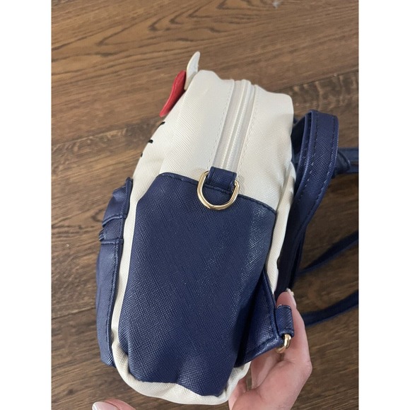 Hello kitty Mini Backpack, leather crossbody bag - Picture 3 of 5